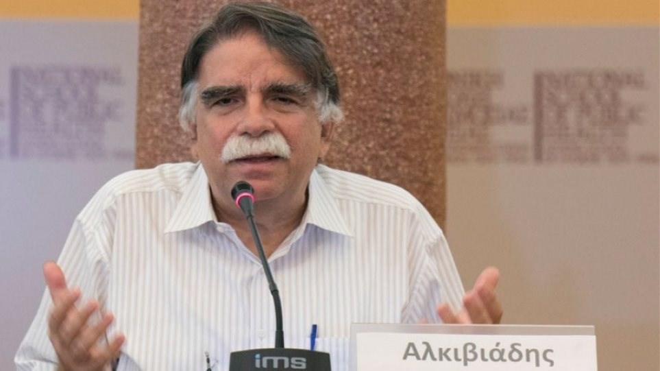 Βατόπουλος: Ίσως πρέπει να τεθεί θέμα απαγόρευσης στα πανηγύρια