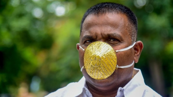 Κορονοϊός: Πλήρωσε 4.000 δολάρια για… χρυσή μάσκα – ΦΩΤΟ
