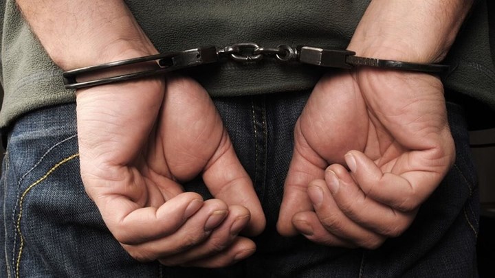 Σάλος στην Ηλιούπολη: Συνελήφθη καθηγητής που είχε σχέση με 14χρονη μαθήτρια