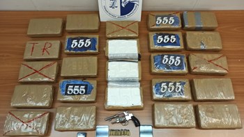 Έκρυβαν 28 κιλά κοκαΐνης στο αυτοκίνητο – Το κύκλωμα θα αποκόμιζε πάνω από 1,2 εκατ. ευρώ – ΦΩΤΟ – ΒΙΝΤΕΟ