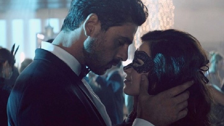 365 Dni: Η ταινία του Netflix που προκαλεί σάλο – Ο “καυτός” Μικέλε Μορόνε και τα πυρά των σινεφίλ – Τα σενάρια για τα σίκουελ