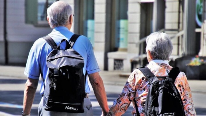 Φορολογική μετανάστευση: Κίνητρα για ξένους συνταξιούχους στην Ελλάδα – Οι προϋποθέσεις