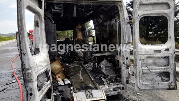 Βελεστίνο: Πανικός στην Εθνική Οδό – “Λαμπάδιασε” ασθενοφόρο που μετέφερε ασθενή – ΦΩΤΟ