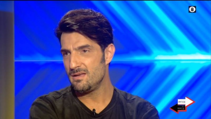 Στα… “σαγόνια του καρχαρία” ο Νίκος Κουρής: Κολυμπούσα 4,5 ώρες από ντροπή – BINTEO