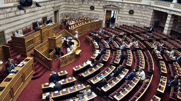 ΑΠΕΥΘΕΙΑΣ – Η συζήτηση στη Βουλή για το νομοσχέδιο για τις διαδηλώσεις