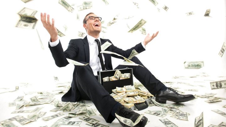 Ξένοι εκατομμυριούχοι γίνονται φορολογικοί κάτοικοι Ελλάδας – Πόσες αιτήσεις έχουν υποβληθεί