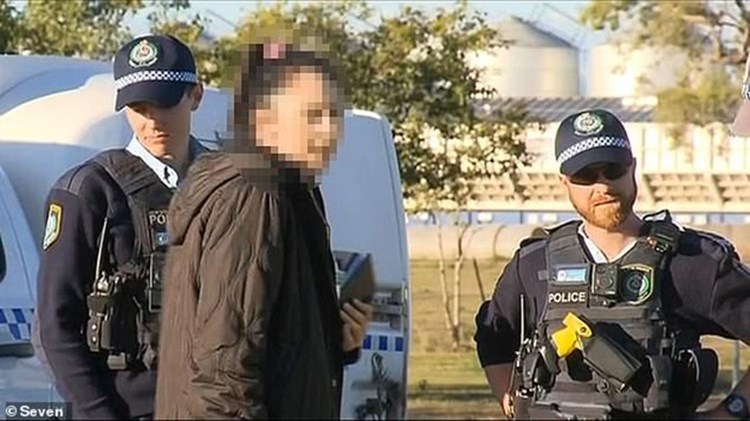 Άγρια δολοφονία στην Αυστραλία: 14χρονη έκοψε τον λαιμό της ξαδέρφης της – Χάραξε λέξεις στο σώμα της
