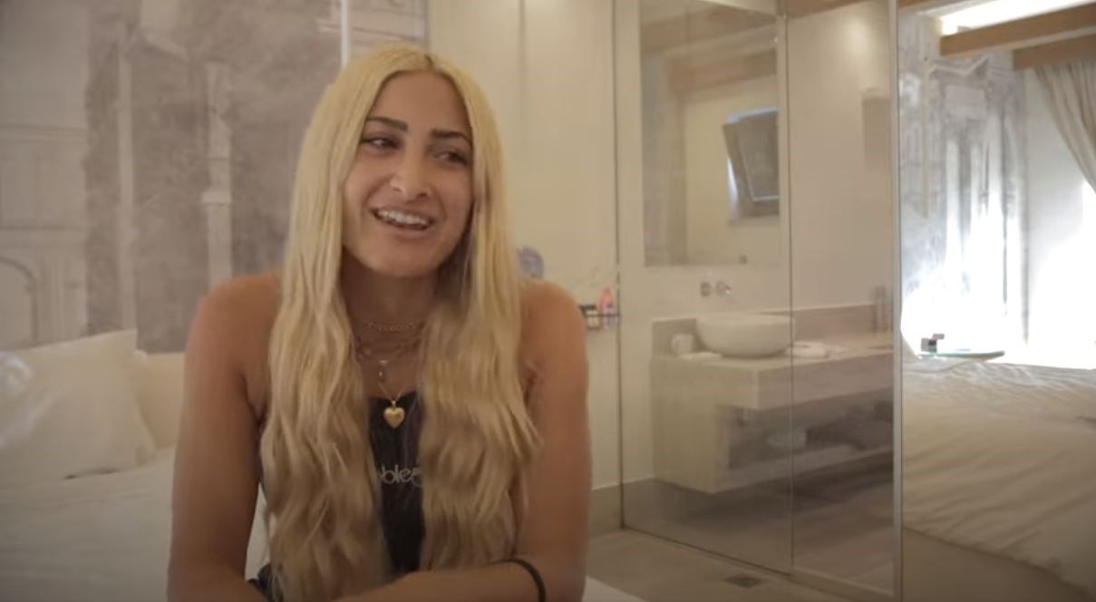 Ιωάννα Τούνη: Με δάκρυα στα μάτια λέει την αλήθεια της για τα “ροζ” βίντεο