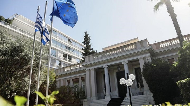 Σύσκεψη στο Μαξίμου για κορονοϊό: Μήνυμα Μητσοτάκη ότι “δεν επιτρέπεται καμία χαλάρωση” – Τι αποφασίστηκε