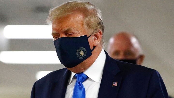 Ντόναλντ Τραμπ: Φόρεσε για πρώτη φορά δημόσια μάσκα