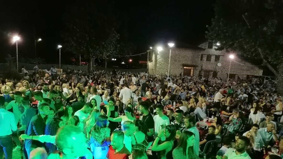 Κορονοϊός: Ανοικτό το ενδεχόμενο αναστολής των πανηγυριών αν δεν τηρούνται τα μέτρα