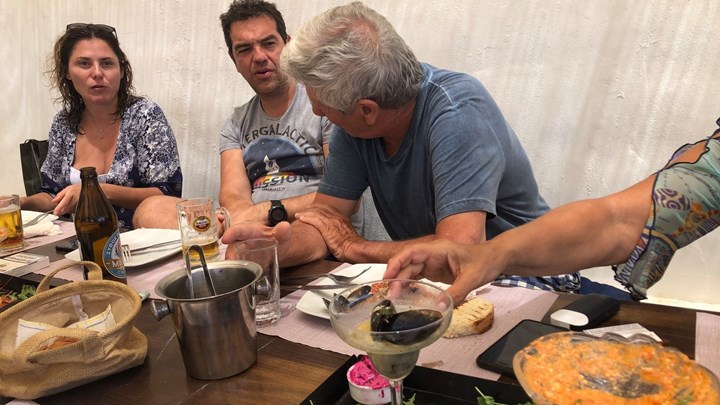 Αλέξης Τσίπρας-Μπέτυ Μπαζιάνα: Στιγμές χαλάρωσης στα Κουφονήσια – ΦΩΤΟ