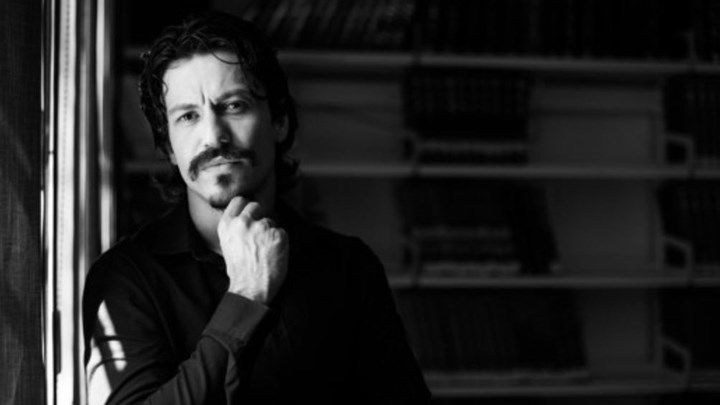 Ο Δημηρόπουλος στη «Δολοφονία του Μαρά» που ετοιμάζει για το ΚΘΒΕ ο Κοραής Δαμάτης