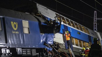 Τσεχία: Δεκάδες τραυματίες σε σύγκρουση τρένων