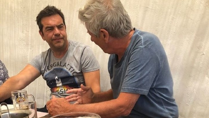 Αλέξης Τσίπρας – Μπέτυ Μπαζιάνα: Νέες φωτογραφίες από τα Κουφονήσια – Στην παραλία με μαγιό