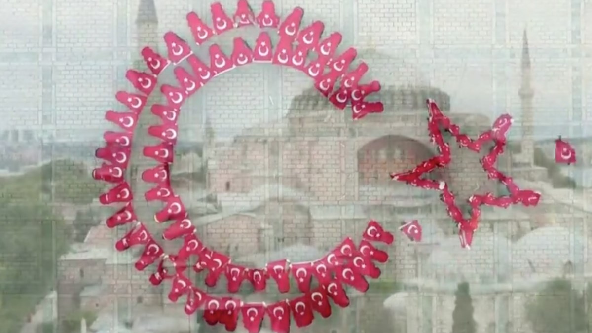 Προκλητικός Ερντογάν: Έστησε σόου για την επέτειο από το πραξικόπημα μπροστά από την Αγία Σοφία – ΒΙΝΤΕΟ