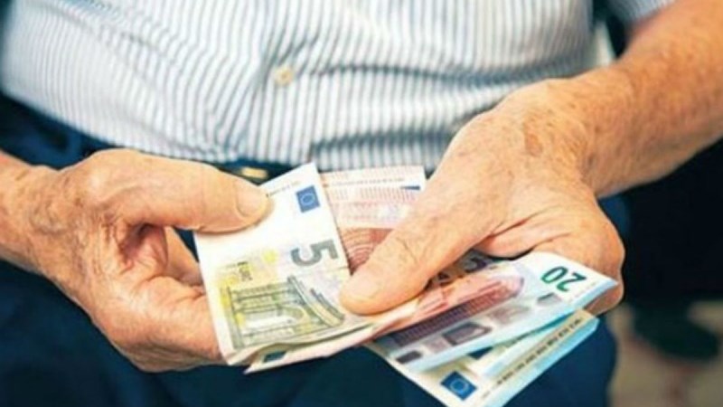 Αναδρομικά: Τι θα γίνει με όσους δεν έχουν κάνει προσφυγές – Τι δήλωσε ο Πέτσας