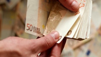 Επίδομα 534 ευρώ: Σήμερα η πληρωμή σε 76.508 δικαιούχους – Ποιους αφορά