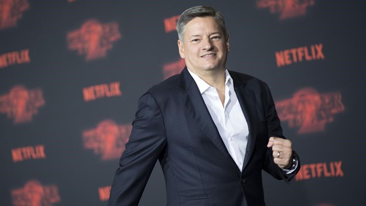 Ο Έλληνας Τεντ Σαράντος έγινε το νούμερο δυο στη Netflix