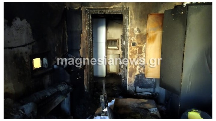 Βόλος: Έριξαν μολότοφ στην Περιφερειακή Ενότητα Μαγνησίας – Μεγάλες ζημιές – ΦΩΤΟ – ΒΙΝΤΕΟ