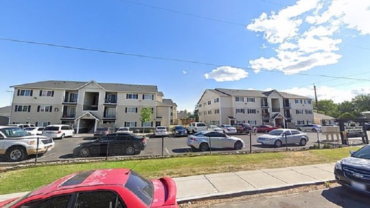 ΗΠΑ: Κάμερα τσάκωσε 19χρονη να κακοποιεί σεξουαλικά δύο αγόρια μέρα μεσημέρι