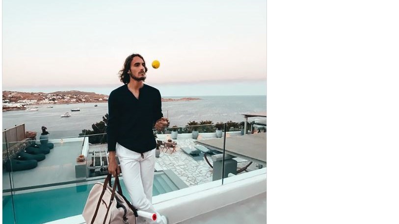 Στη Μύκονο με παρέα ο Στέφανος Τσιτσιπάς – ΦΩΤΟ – ΒΙΝΤΕΟ