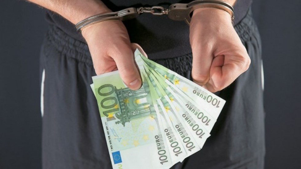 Εξαρθρώθηκε σπείρα απατεώνων που δρούσε με τηλεφωνήματα τις πρωινές ώρες