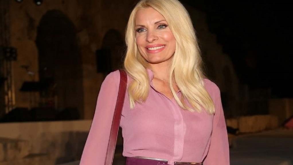 Ελένη Μενεγάκη: Ετοιμάζει comeback; – Με ποιο κανάλι συζητά για βραδινό σόου