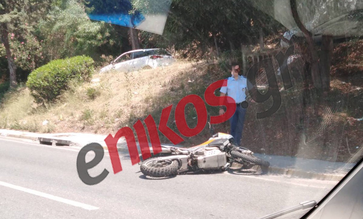 Σοβαρό τροχαίο με έναν τραυματία στη λεωφόρο Βουλιαγμένης – ΦΩΤΟ αναγνώστη