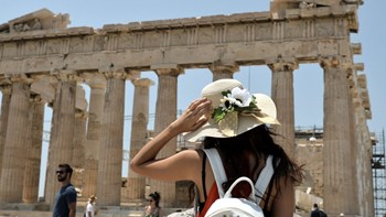Γεμίζει σιγά-σιγά τουρίστες η Αθήνα – BINTEO