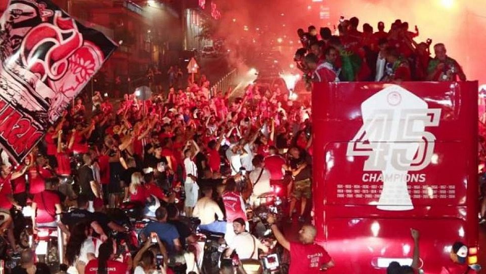 Η φιέστα του Ολυμπιακού για το 45ο πρωτάθλημα