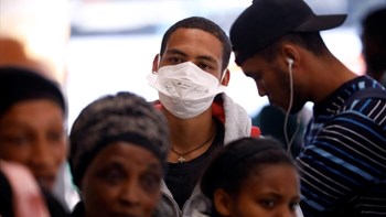 Κορονοϊός: Η πανδημία «καλπάζει» στη Νότια Αφρική με τους θανάτους να έχουν ξεπεράσει τους 5.000