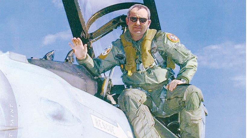 Ο ψευτογιατρός ήθελε να μπει και στα εξοπλιστικά