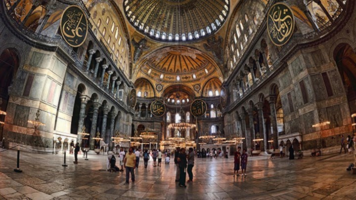 Χυδαία ανάρτηση από Τούρκο ιστορικό για την Αγία Σοφία: Δεν μπορεί ένα τζαμί να κοσμείται από πόρνες