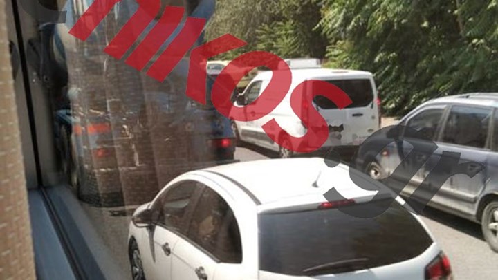 Εθνική Οδός Αθηνών-Κορίνθου: Μποτιλιάρισμα λόγω τροχαίου στα διυλιστήρια – ΦΩΤΟ αναγνώστη