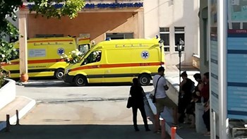 Επίθεση με τσεκούρι στη ΔΟΥ Κοζάνης: Μάχη για τη ζωή τους δίνουν δύο από τους τρεις τραυματίες