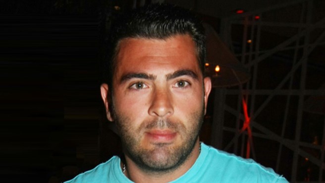 Παντρεύτηκε ο Αλέξανδρος Αγγλούπας – Η παραμυθένια prive τελετή σε βίλα της Μυκόνου