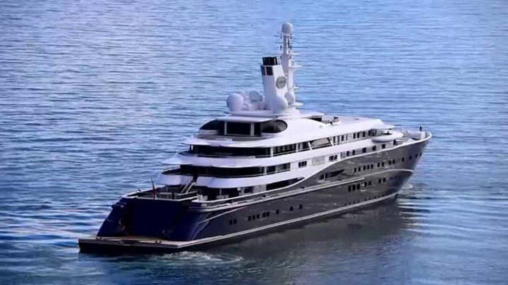 Στη Σκιάθο με το πλωτό του ανάκτορο ο σεΐχης του Κατάρ – ΦΩΤΟ