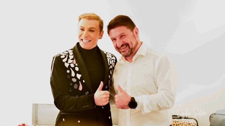 Τάκης Ζαχαράτος: Αποθεώνει τον Χαρδαλιά στο Instagram – Οι φωτογραφίες από το καμαρίνι