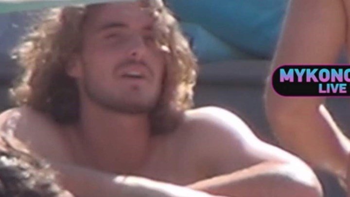 Τσιτσιπάς: Η χειρονομία που άφησε… άφωνους τους παπαράτσι στη Μύκονο  – ΒΙΝΤΕΟ