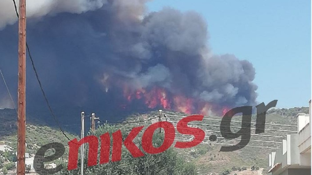 Φωτιά στην Κορινθία: Εκκενώθηκαν οικισμοί και κατασκήνωση – Κοντά στο στρατόπεδο οι φλόγες