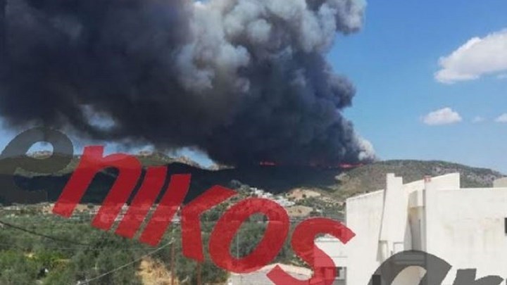 Πύρινη κόλαση στις Κεχριές Κορινθίας: Συνεχίζεται η μάχη με τις φλόγες – Ζημιές σε σπίτια – ΦΩΤΟ – ΒΙΝΤΕΟ