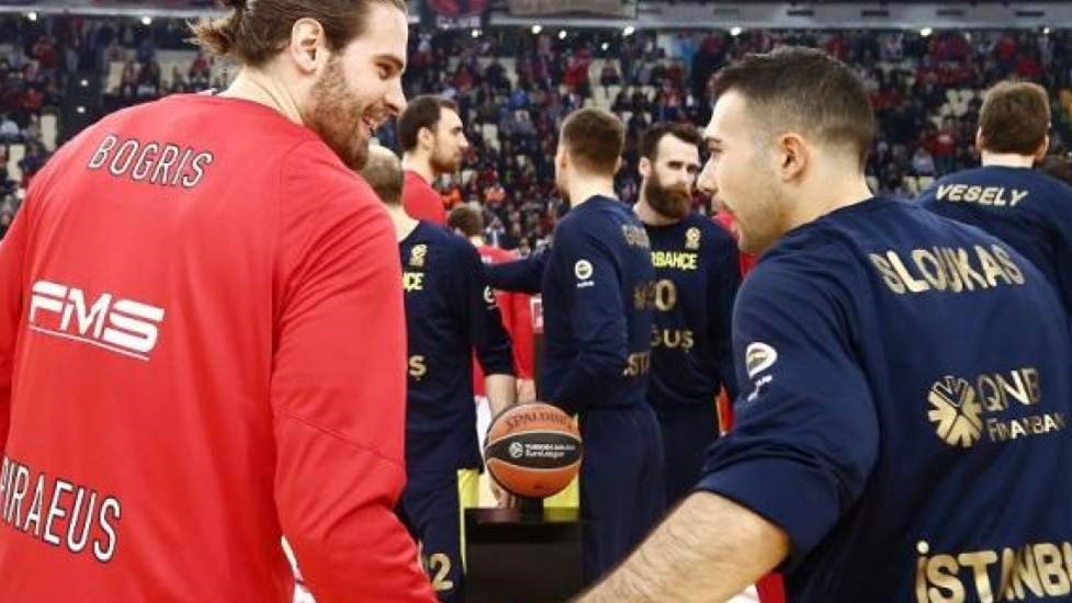 Κώστας Σλούκας: Το επικό σχόλιο του Γιώργου Μπόγρη για την επιστροφή του στον Ολυμπιακό – ΦΩΤΟ