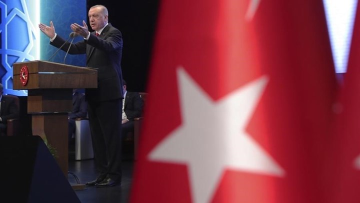 Νέο παραλήρημα και απειλές Ερντογάν: Δεν επιτρέπουμε να απλώσουν χέρι στα συμφέροντά μας