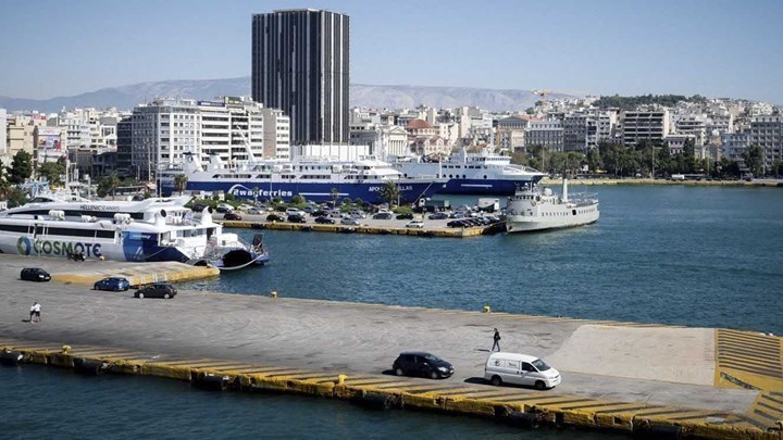 Λιμάνι Πειραιά: 36χρονη έπεσε στη θάλασσα – Την έσωσε υπάλληλος security