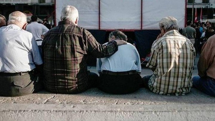 Συντάξεις: Πότε και πώς θα πληρωθούν τα αναδρομικά