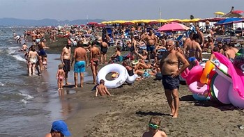 Κορονοϊός – Ιταλία: Ο στρατός ελέγχει στις παραλίες αν τηρούνται οι αποστάσεις και τα μέτρα