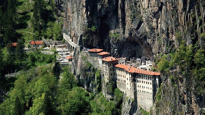 Ανοίγουν την Τρίτη το ιστορικό μοναστήρι Παναγία Σουμελά και η Αγία Σοφία Τραπεζούντας