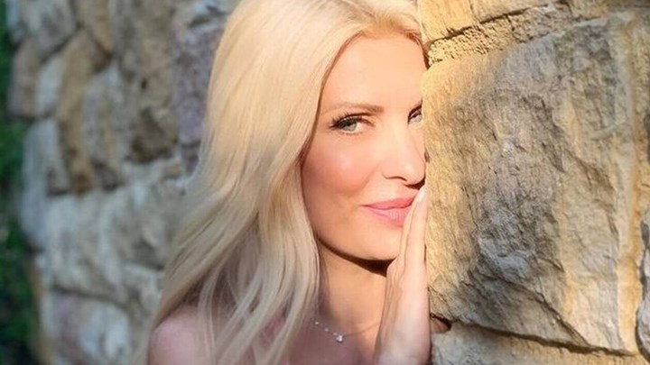 Ελένη Μενεγάκη: Μόνο με το μαγιό της στο Instagram – ΦΩΤΟ