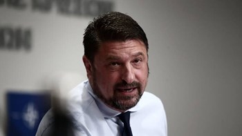 Κορονοϊός: Τι είπε ο Χαρδαλιάς για τις εκκλησίες, τα beach bar και τα πανηγύρια